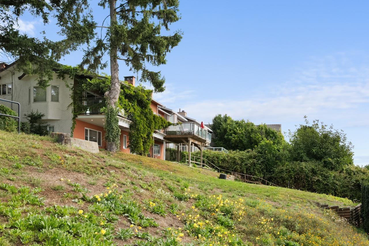 14310 SUNSET DRIVE, White Rock
