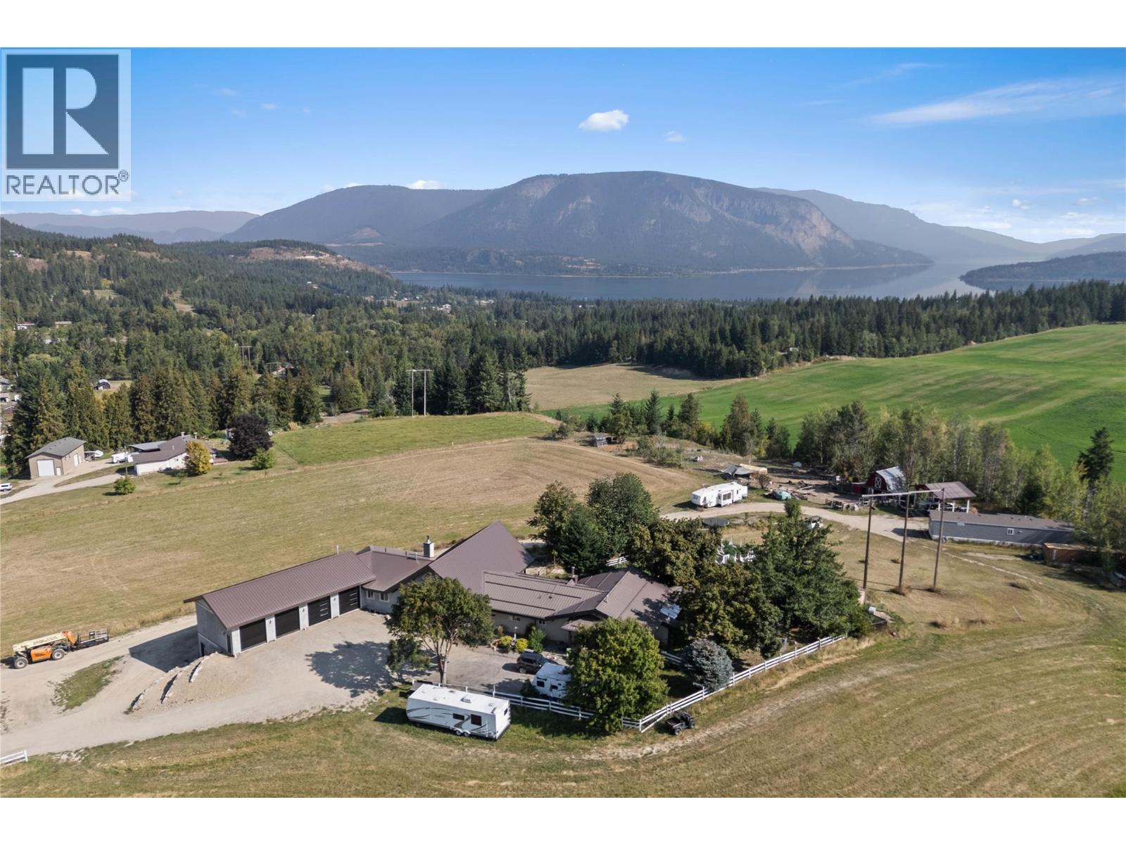 3700 50 Street, Salmon Arm