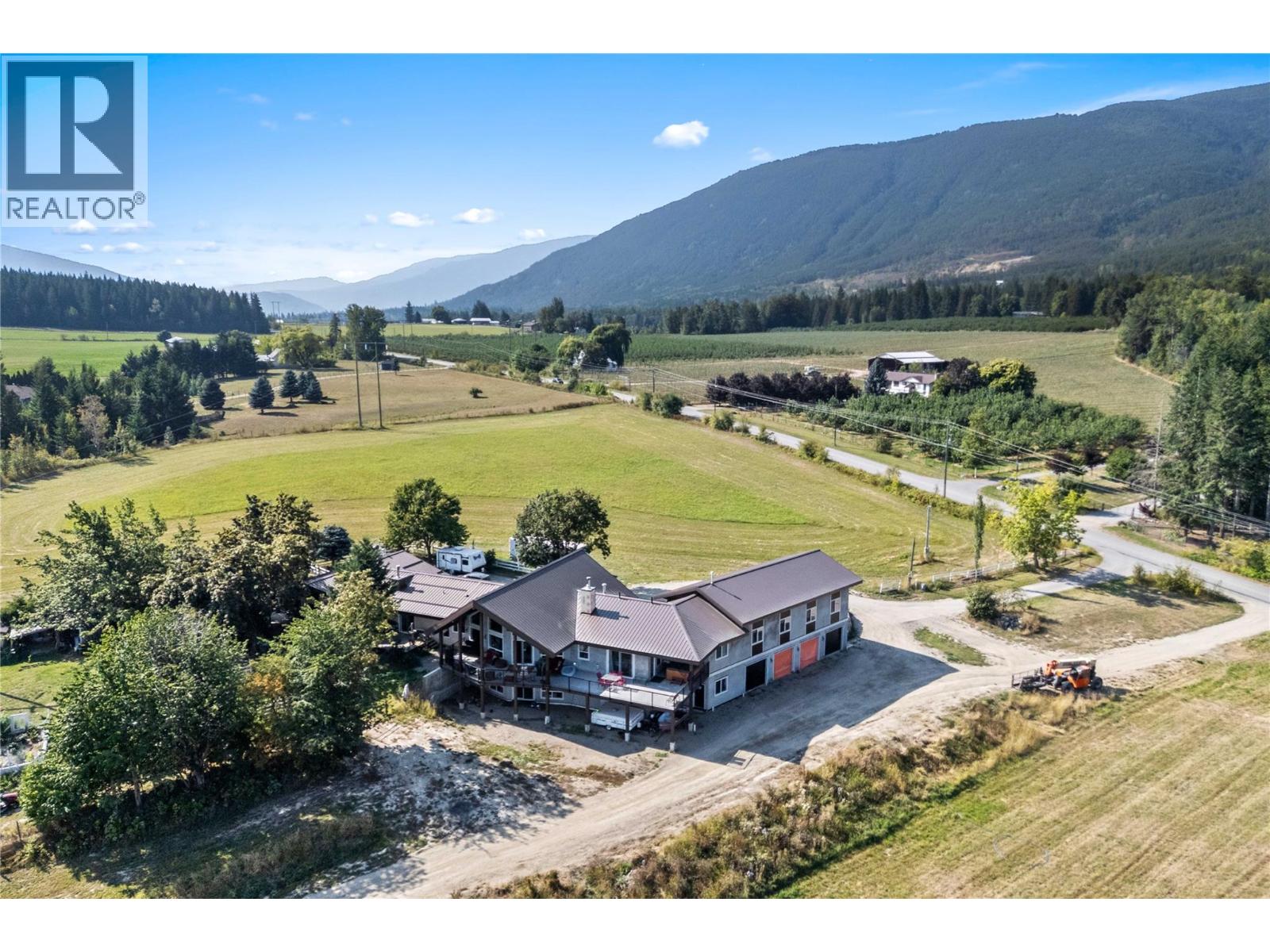 3700 50 Street, Salmon Arm