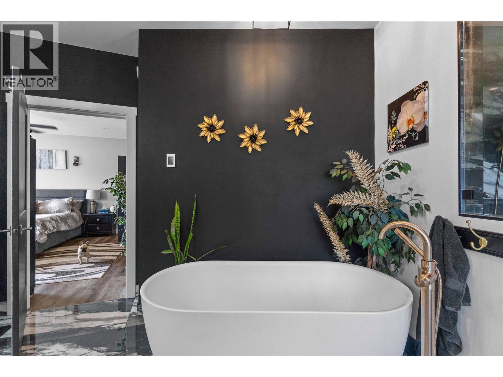 3700 50 Street, Salmon Arm