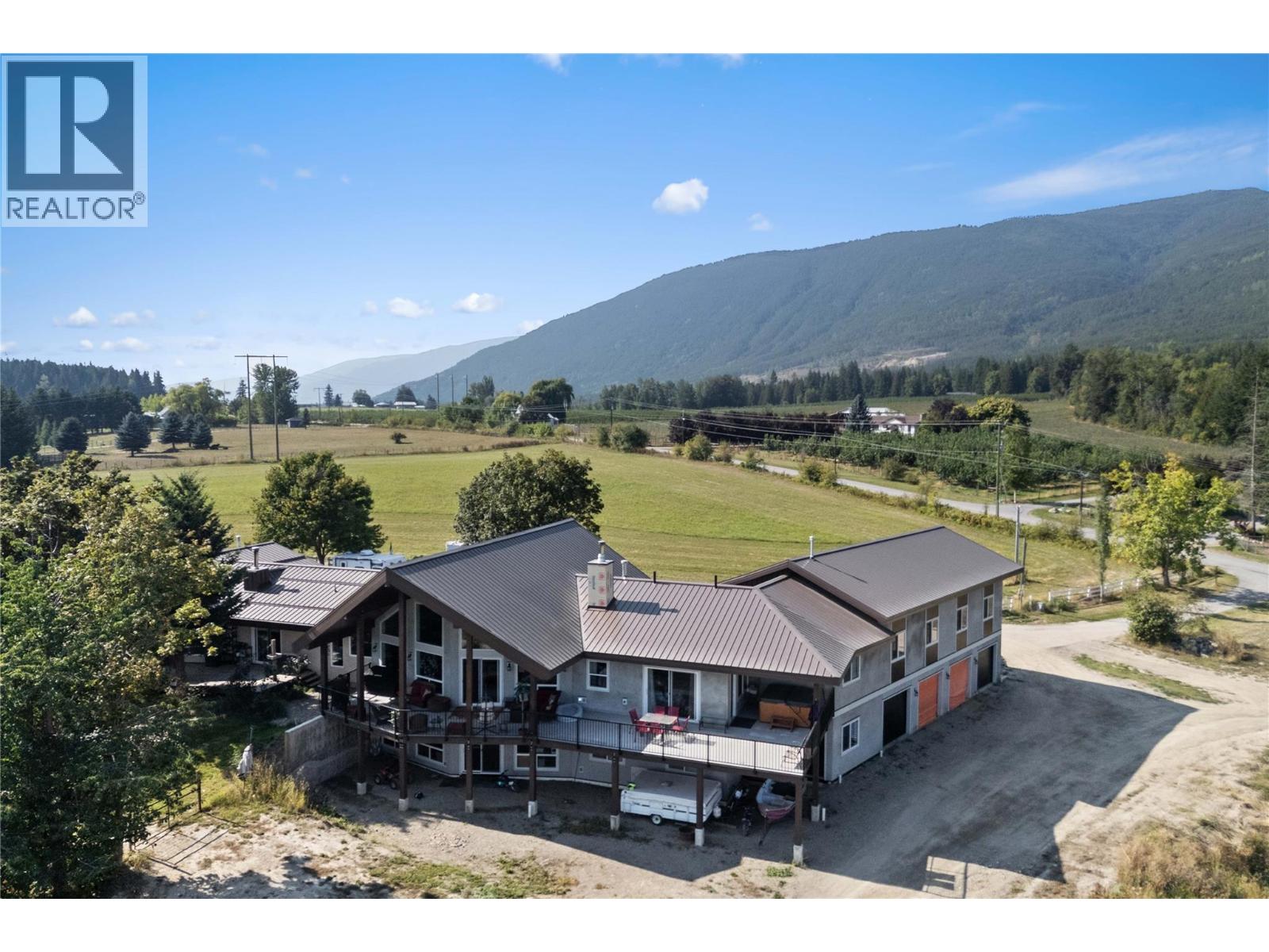 3700 50 Street, Salmon Arm
