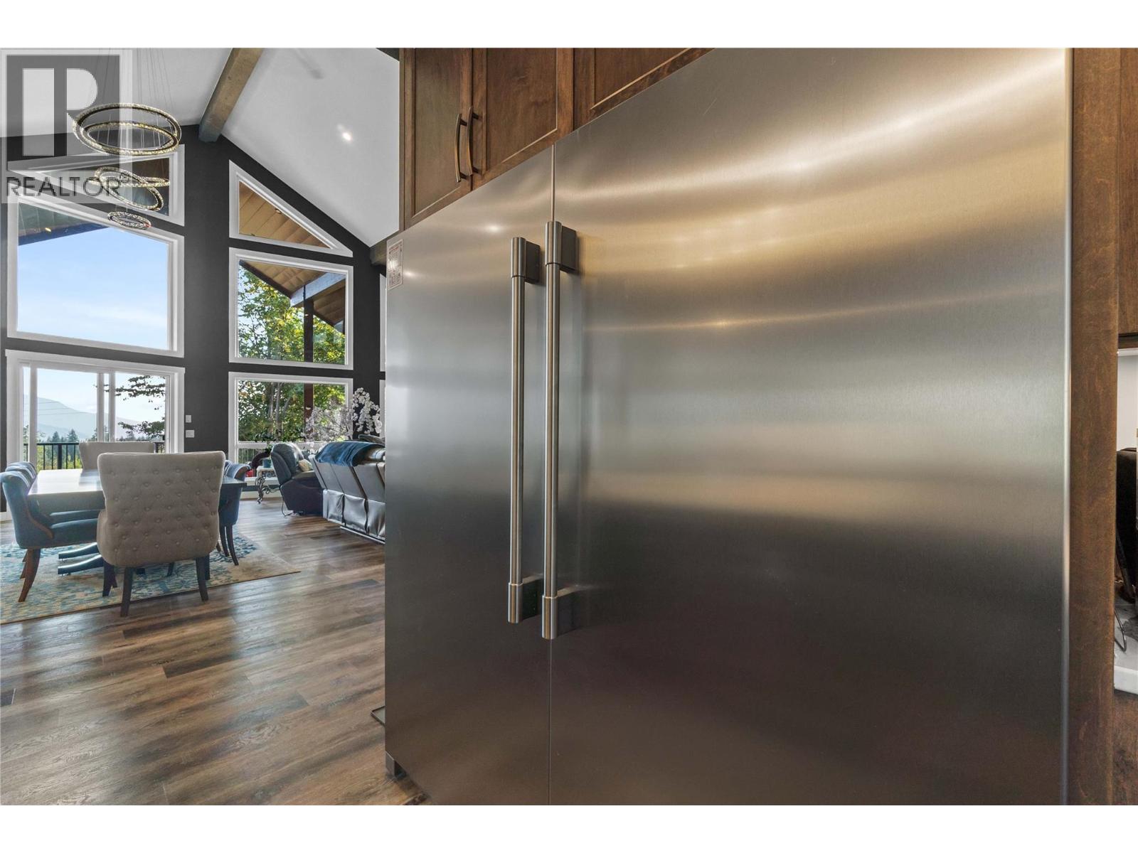 3700 50 Street, Salmon Arm