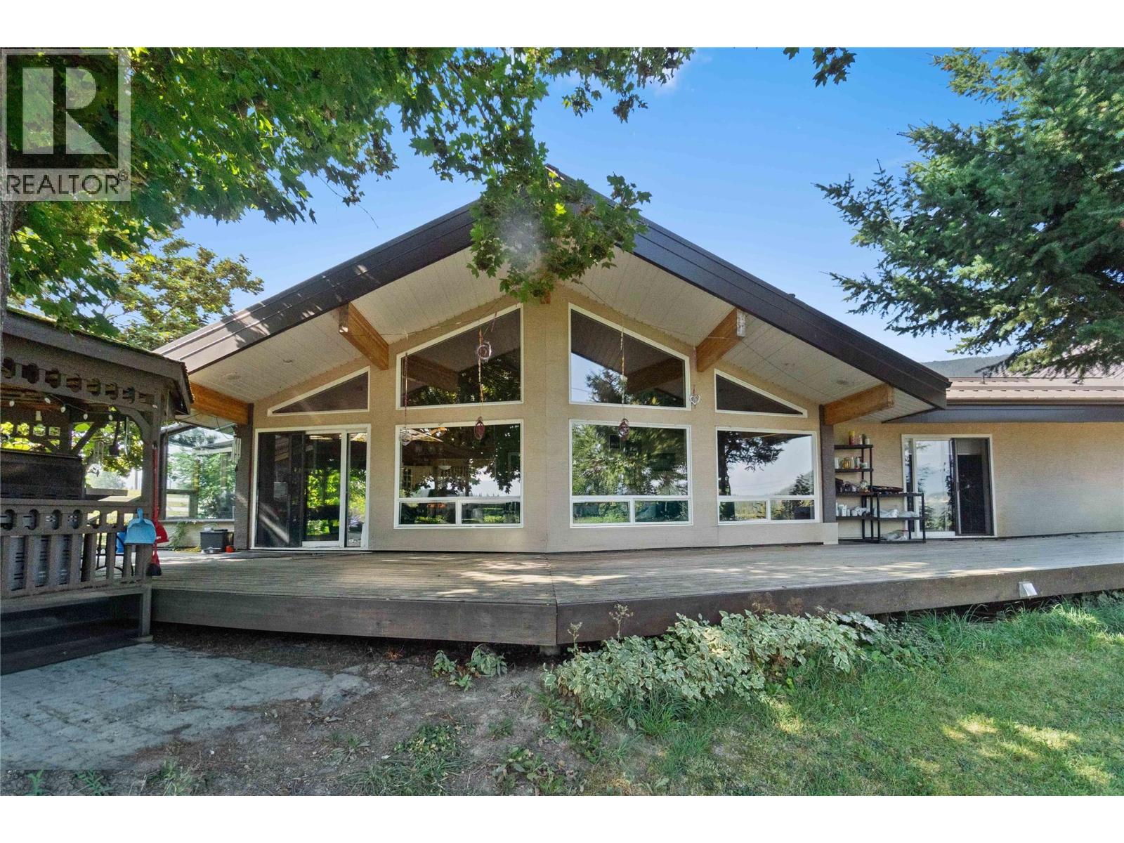 3700 50 Street, Salmon Arm