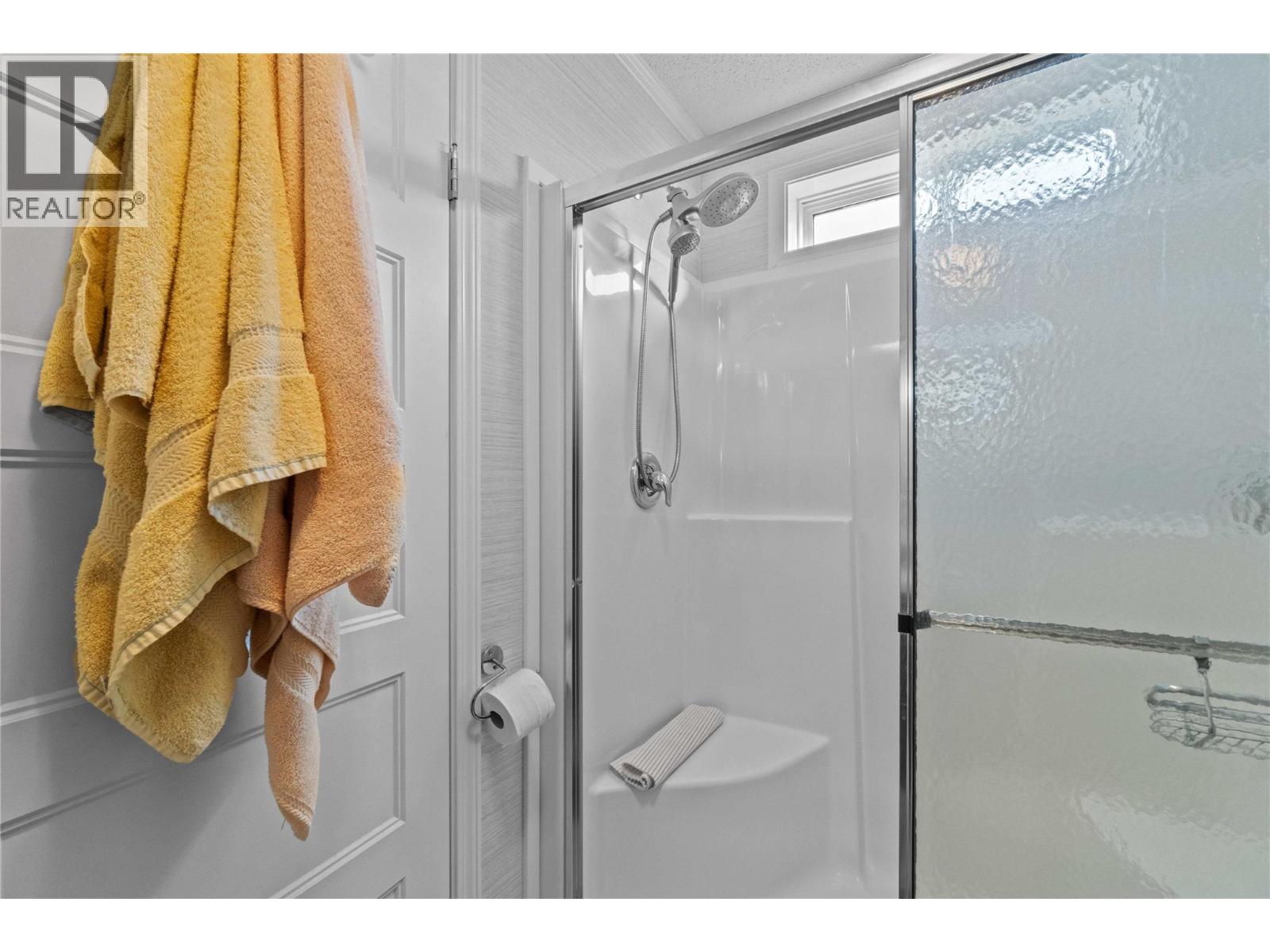 3700 50 Street, Salmon Arm