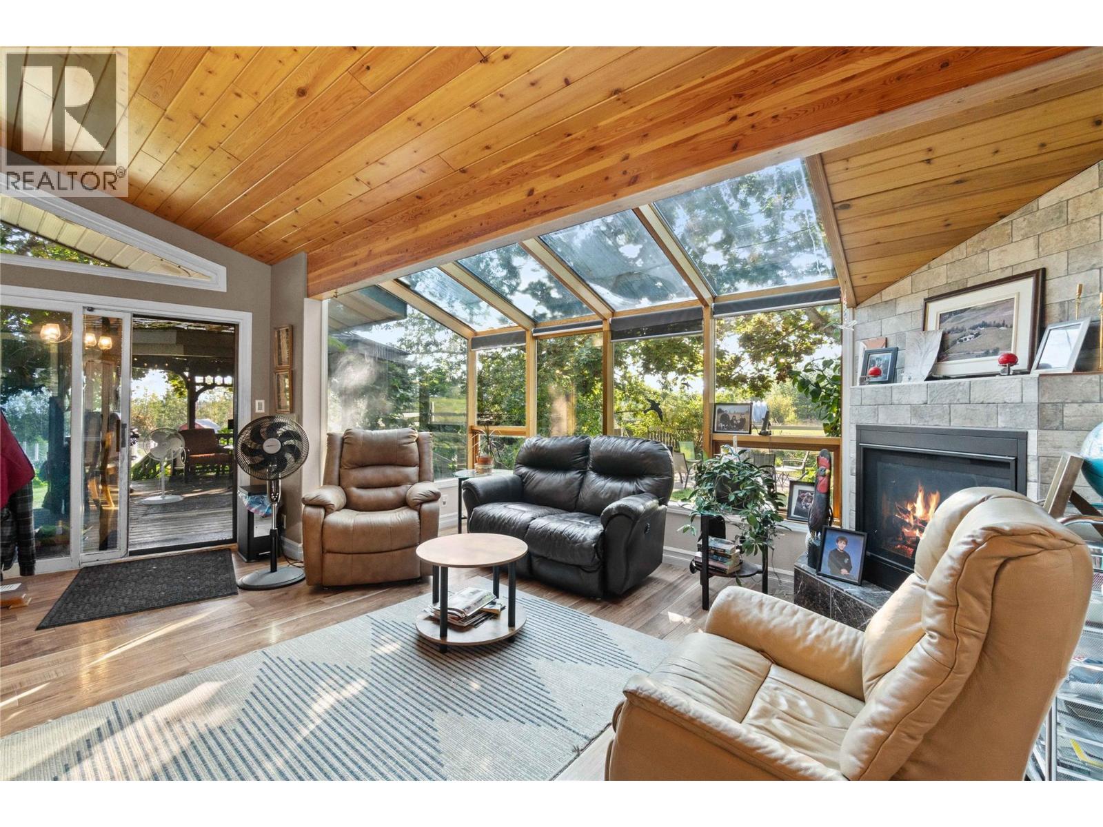 3700 50 Street, Salmon Arm