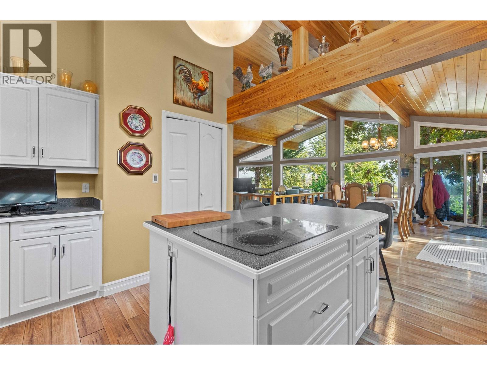 3700 50 Street, Salmon Arm
