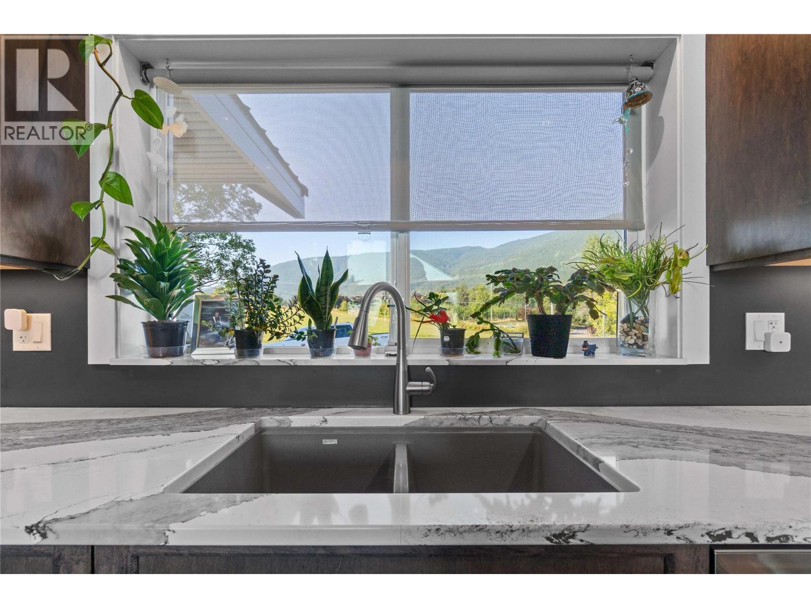 3700 50 Street, Salmon Arm