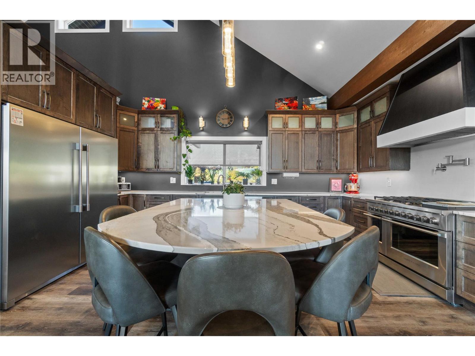 3700 50 Street, Salmon Arm