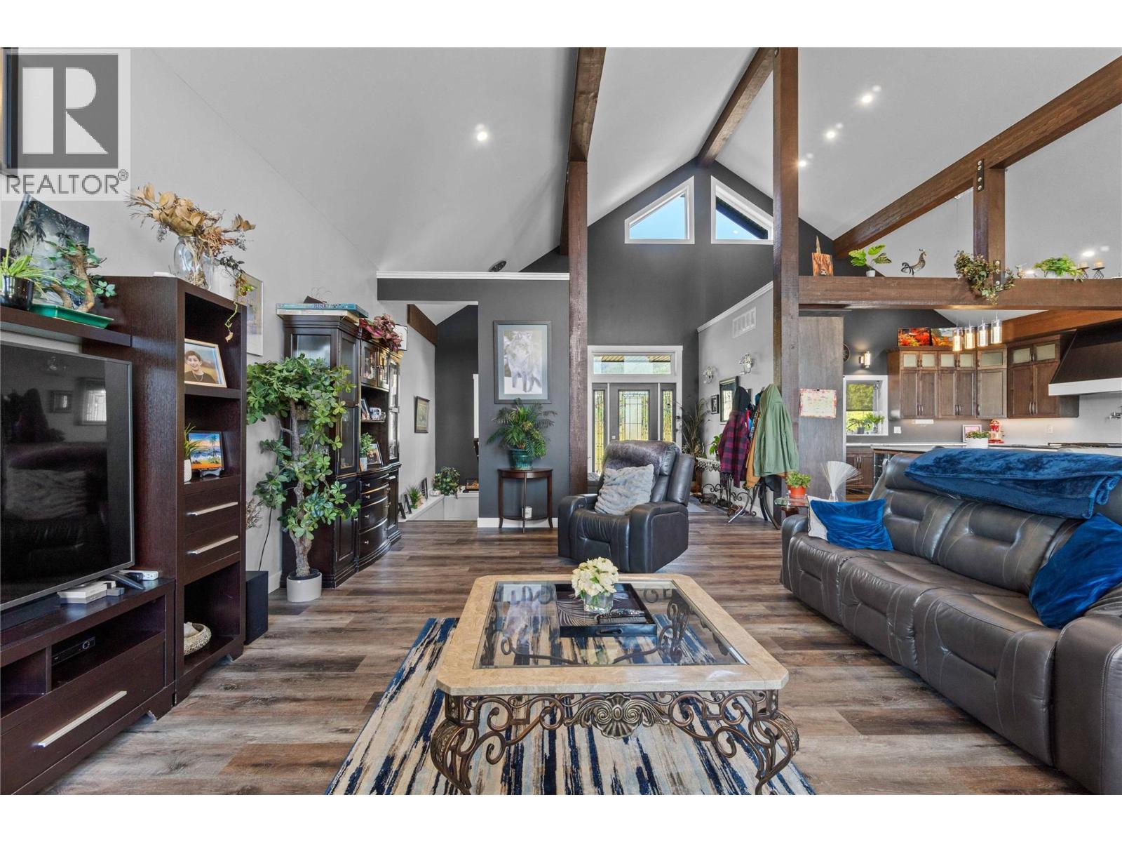 3700 50 Street, Salmon Arm