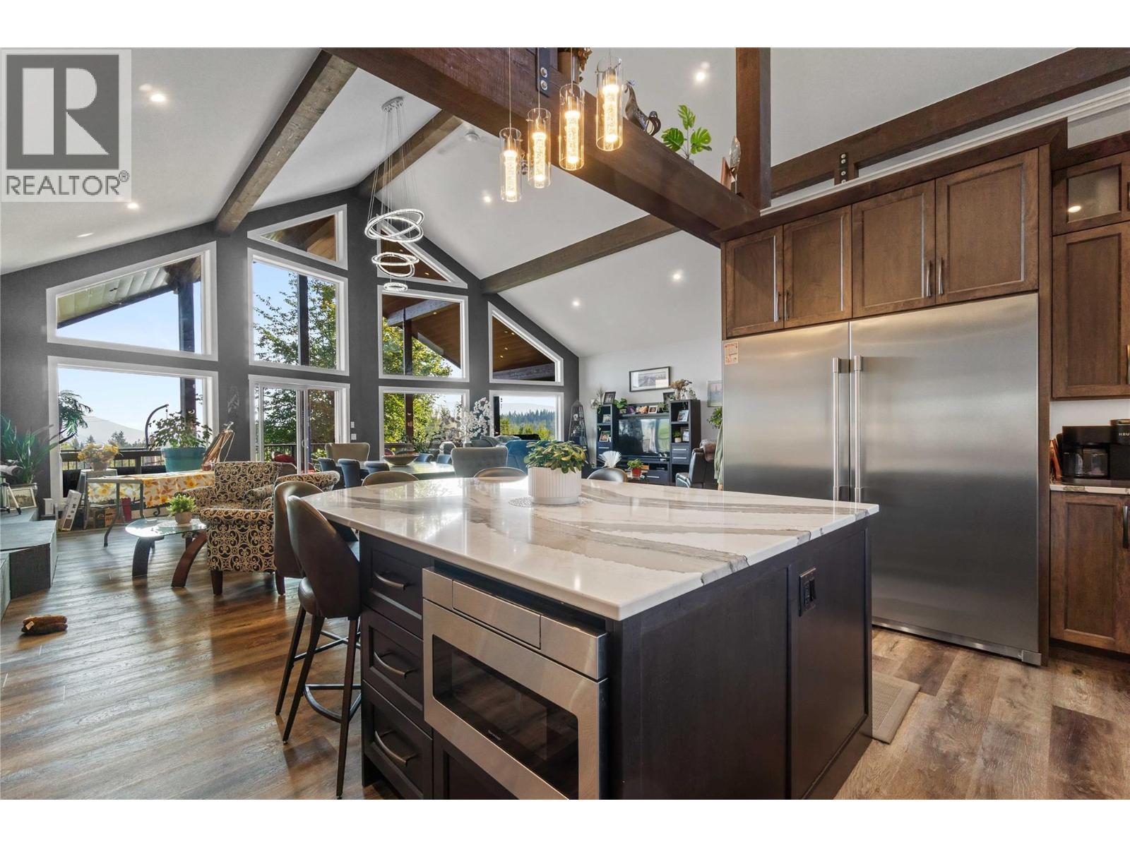 3700 50 Street, Salmon Arm
