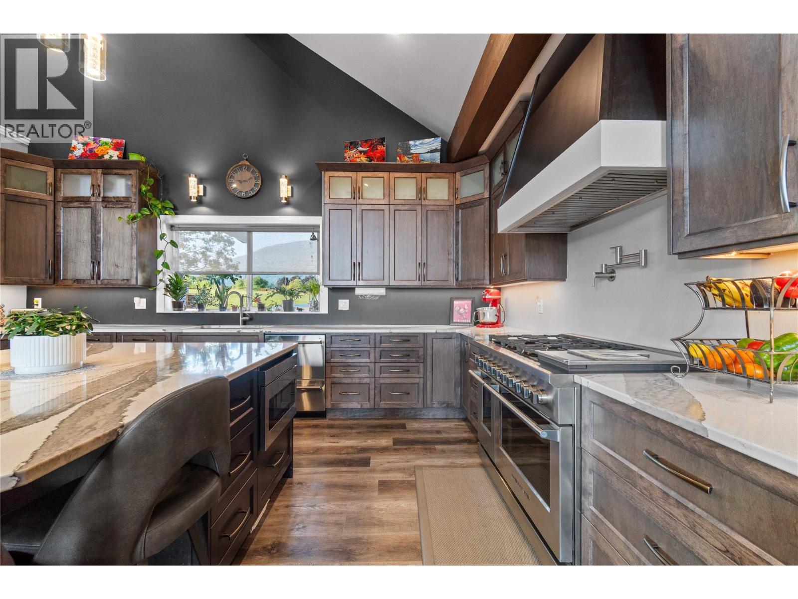 3700 50 Street, Salmon Arm
