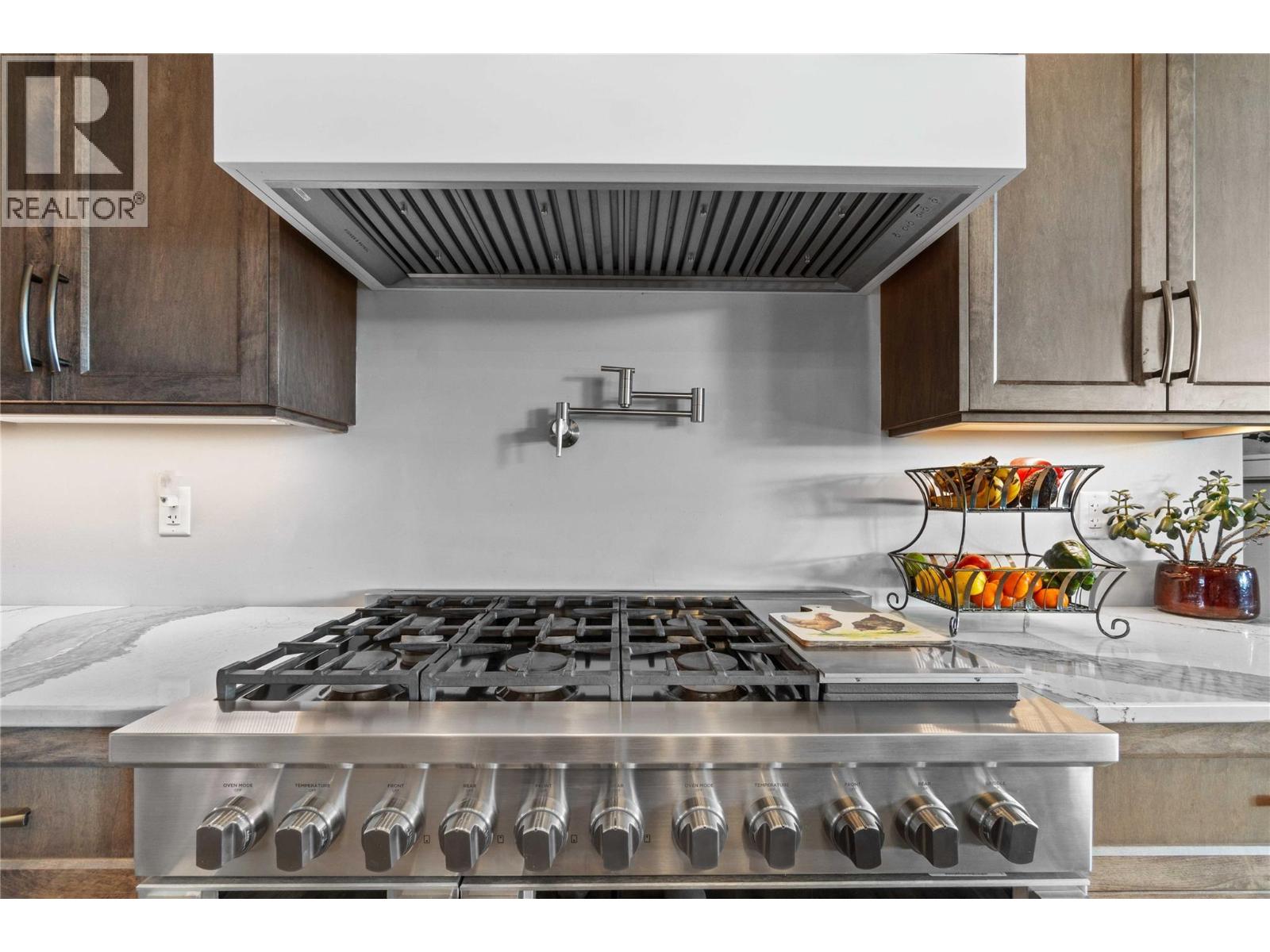 3700 50 Street, Salmon Arm