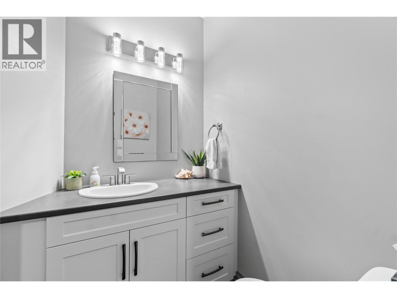 3700 50 Street, Salmon Arm