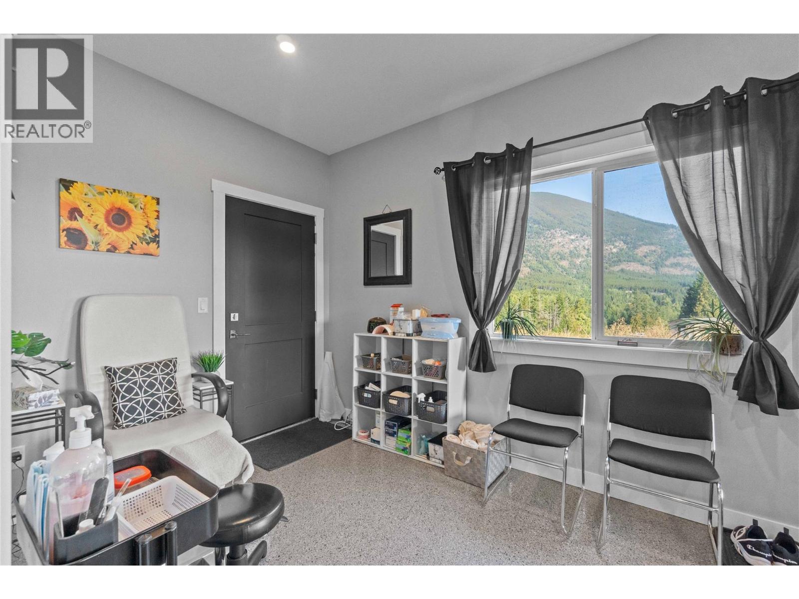 3700 50 Street, Salmon Arm