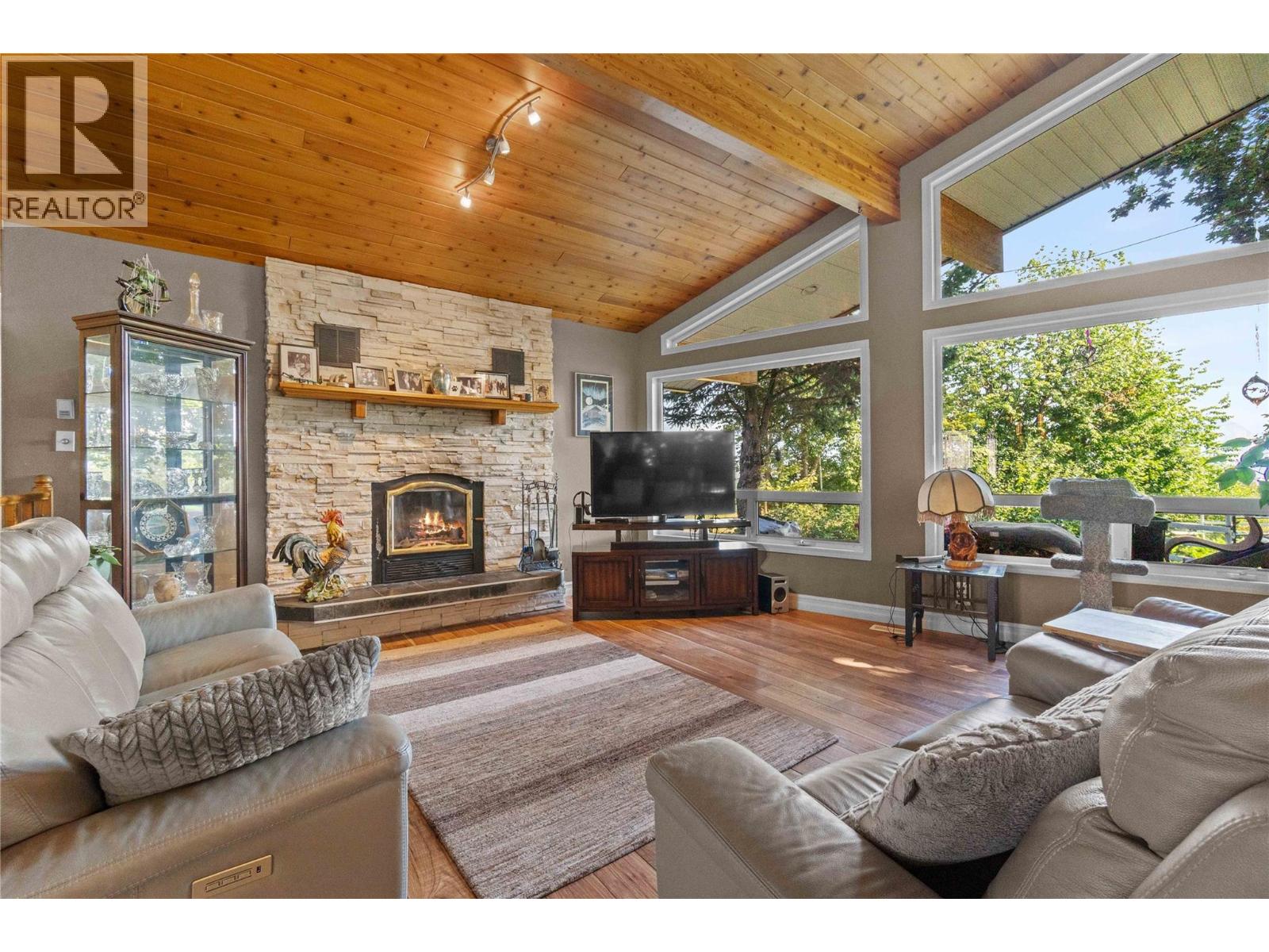 3700 50 Street, Salmon Arm