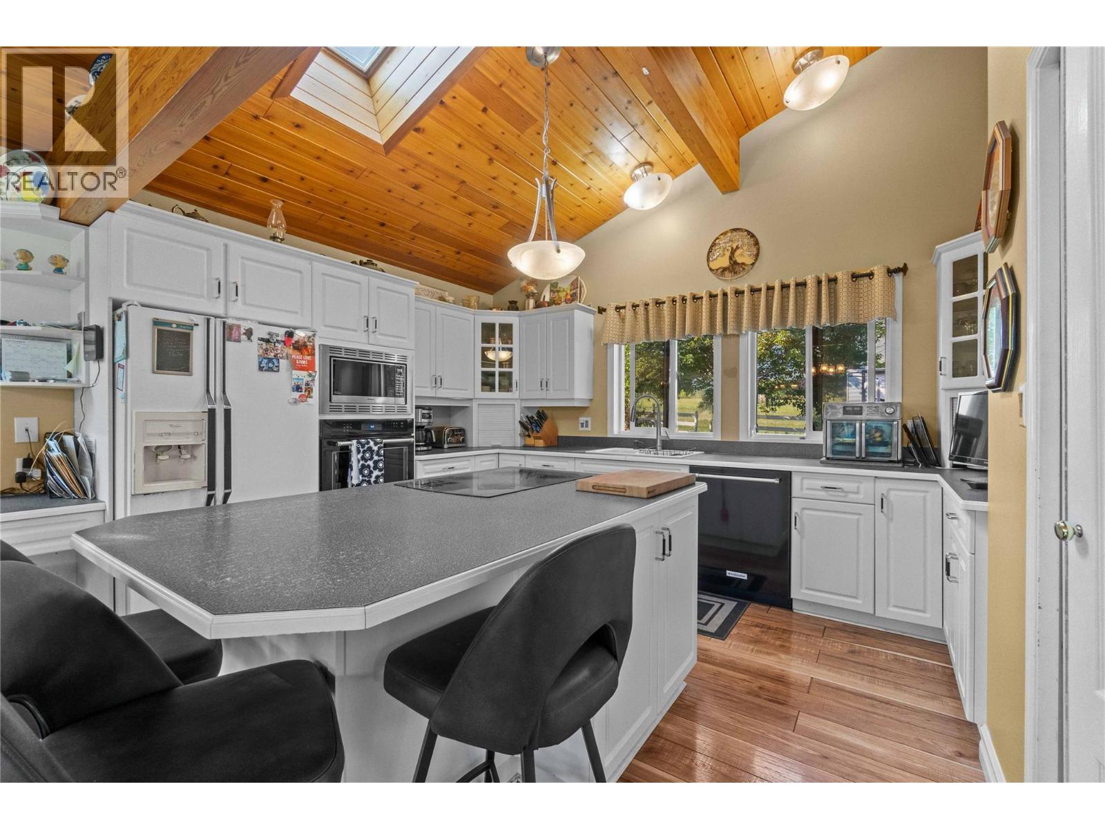 3700 50 Street, Salmon Arm