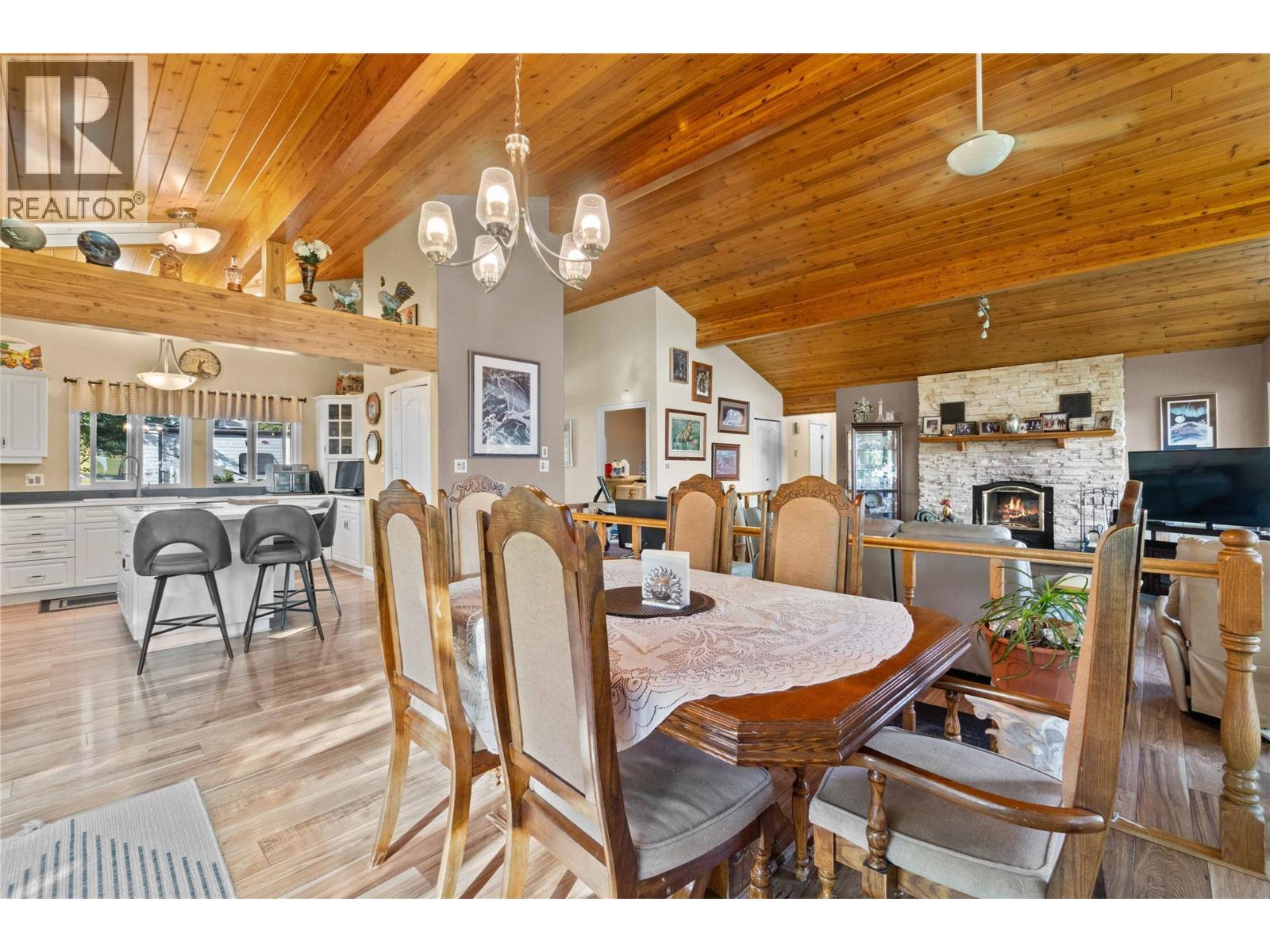 3700 50 Street, Salmon Arm