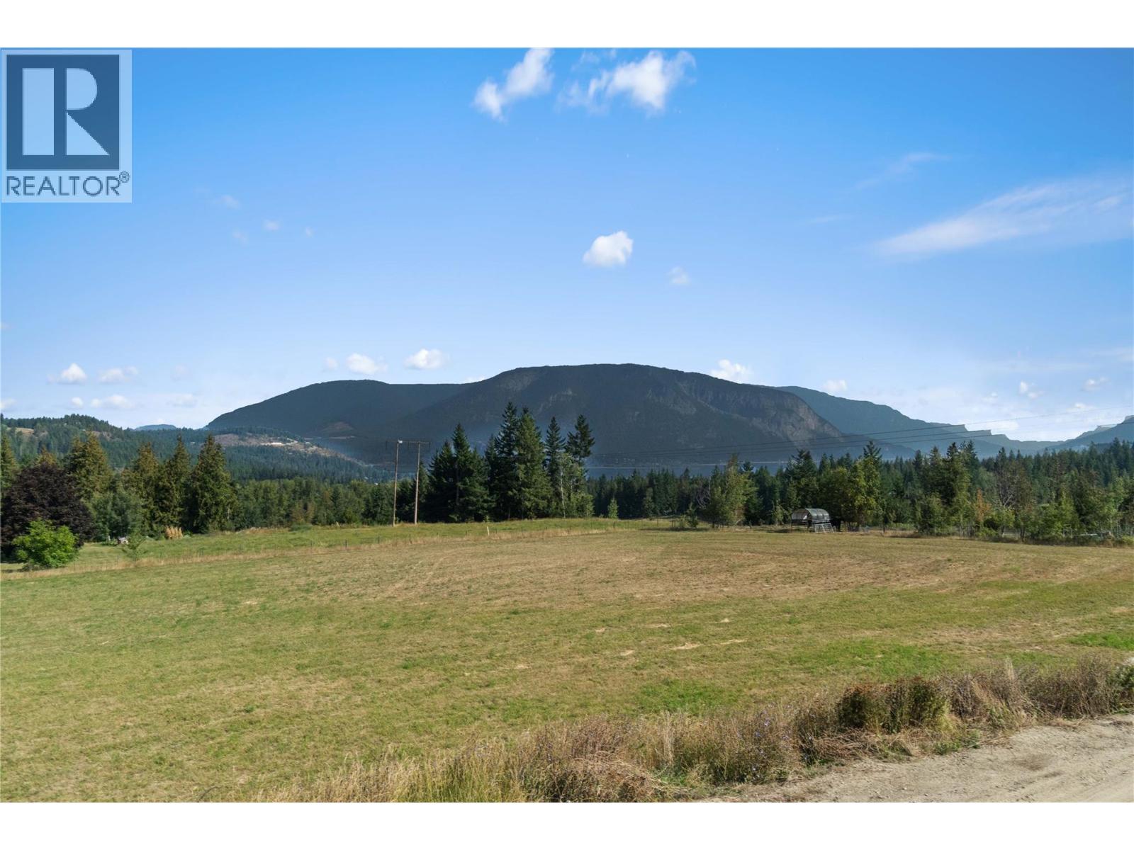 3700 50 Street, Salmon Arm