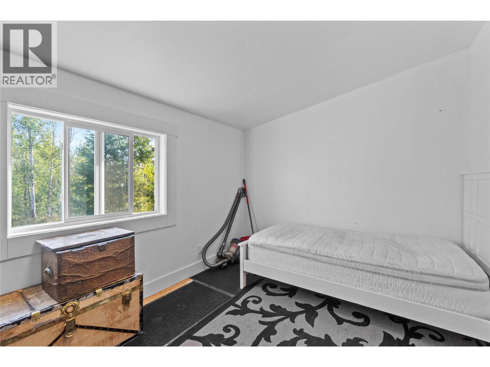 3700 50 Street, Salmon Arm