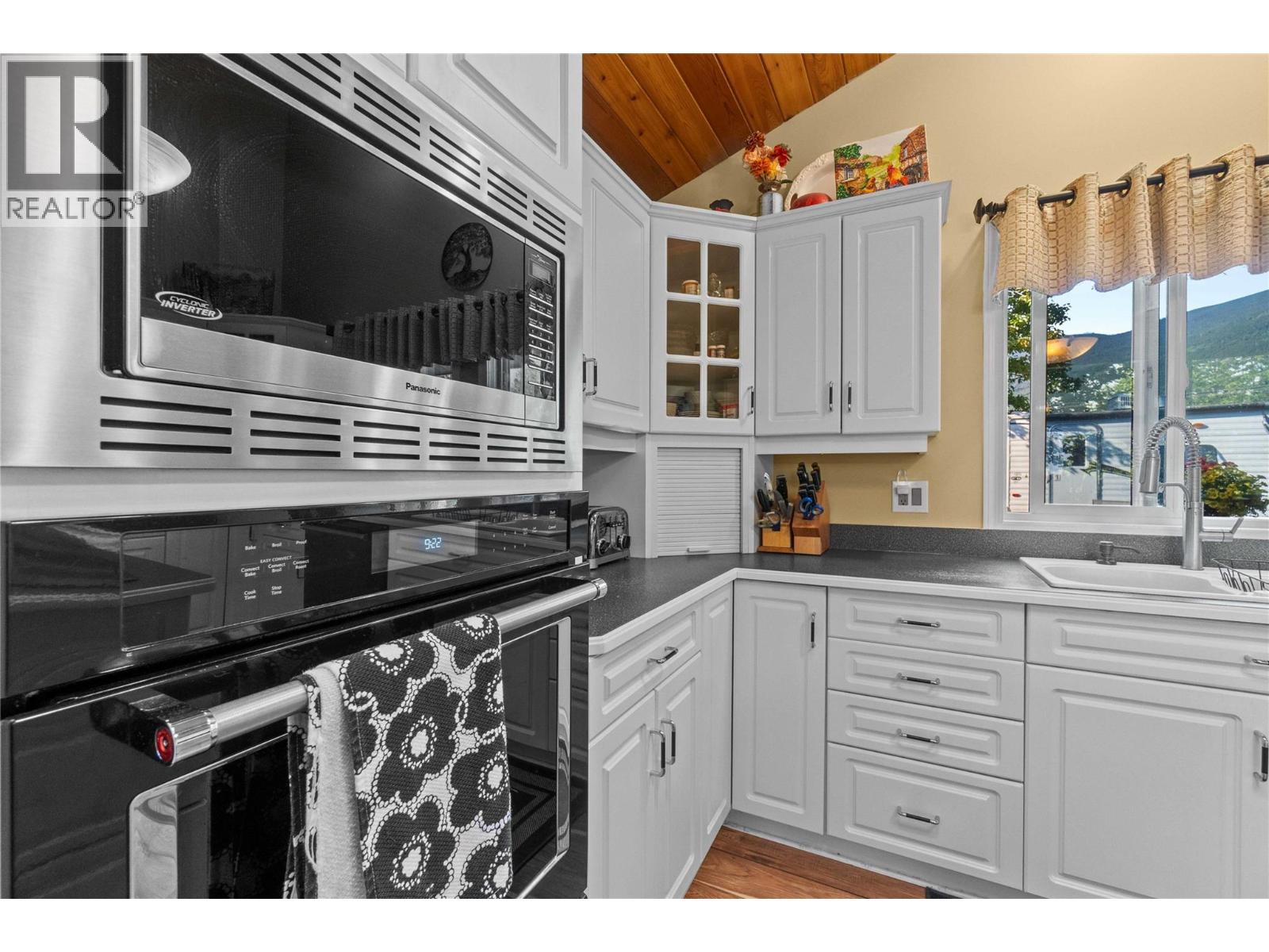 3700 50 Street, Salmon Arm