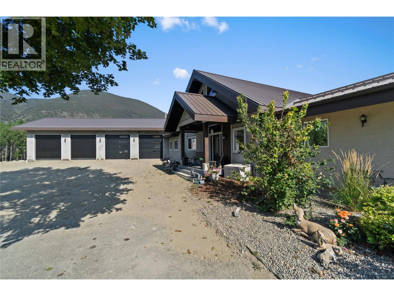 3700 50 Street, Salmon Arm