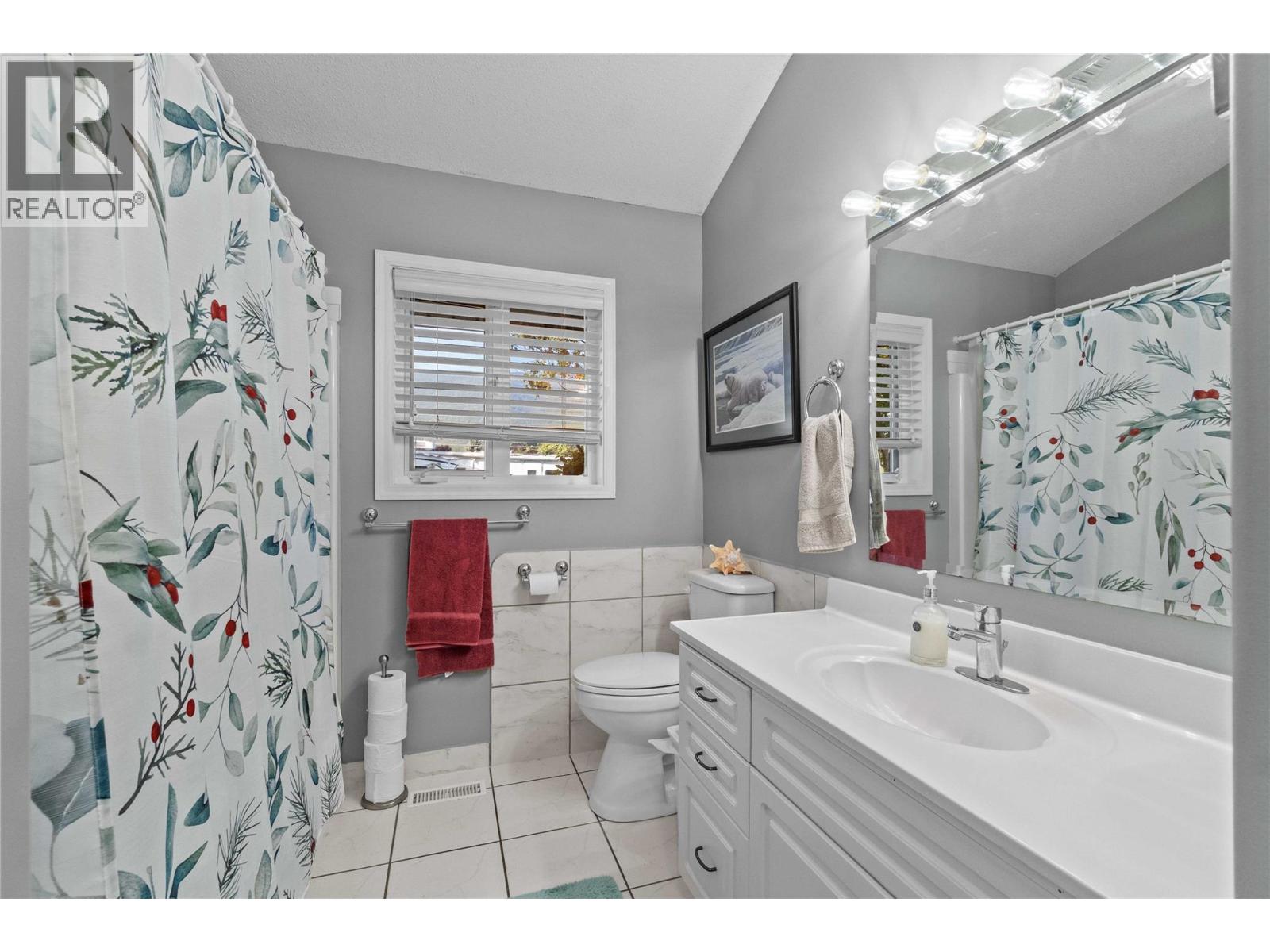 3700 50 Street, Salmon Arm