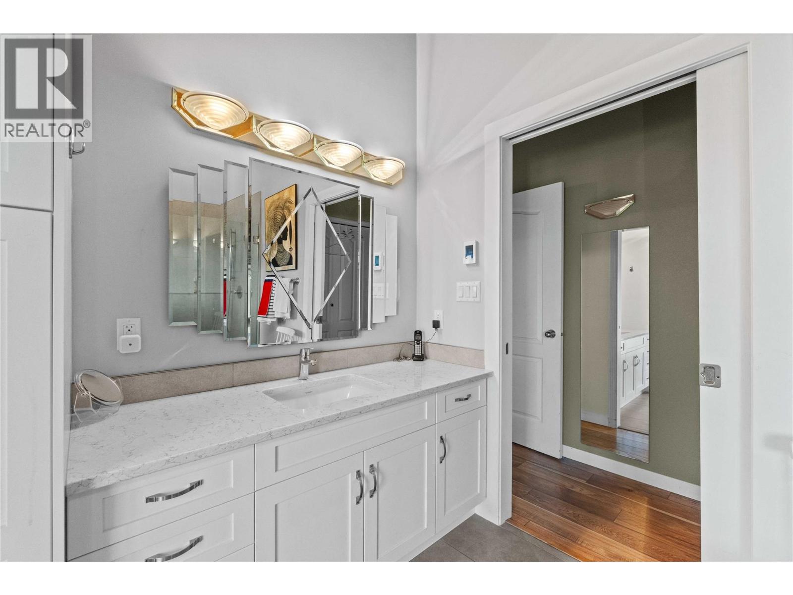 3700 50 Street, Salmon Arm