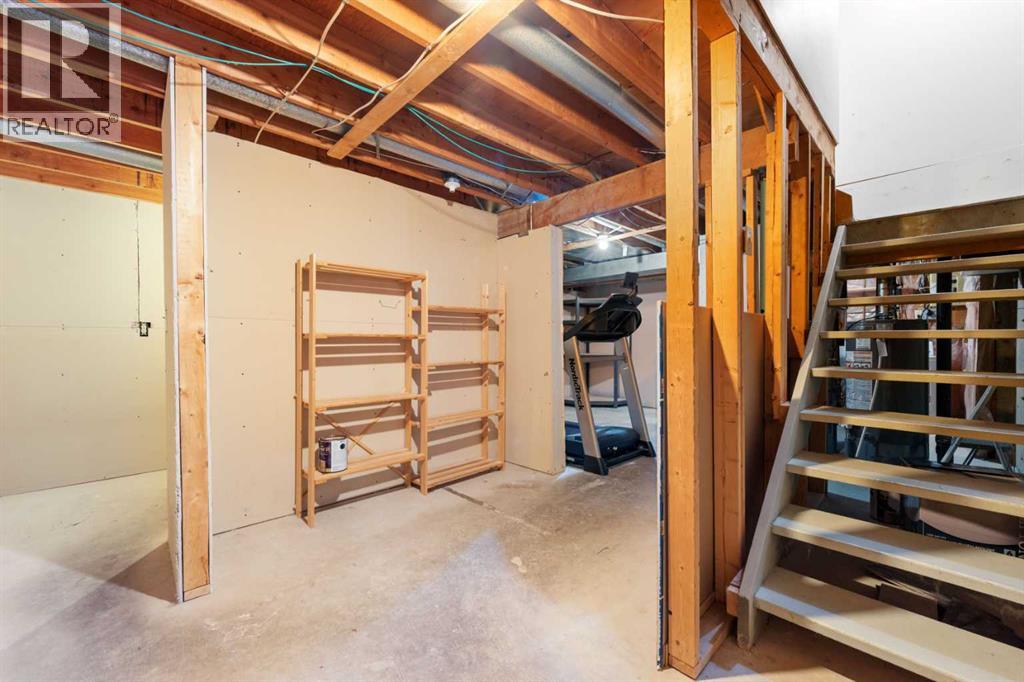 Single Family House for Sale in  Woodmont Terrace SW Woodbine Calgary 