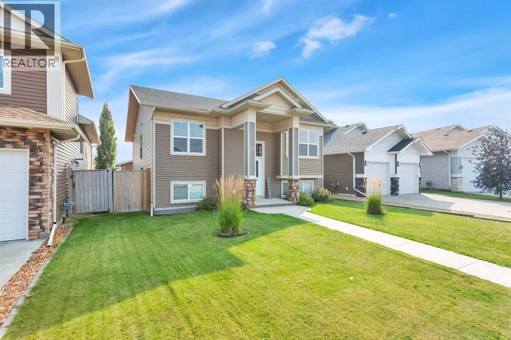34 Iron Wolf Court, Lacombe