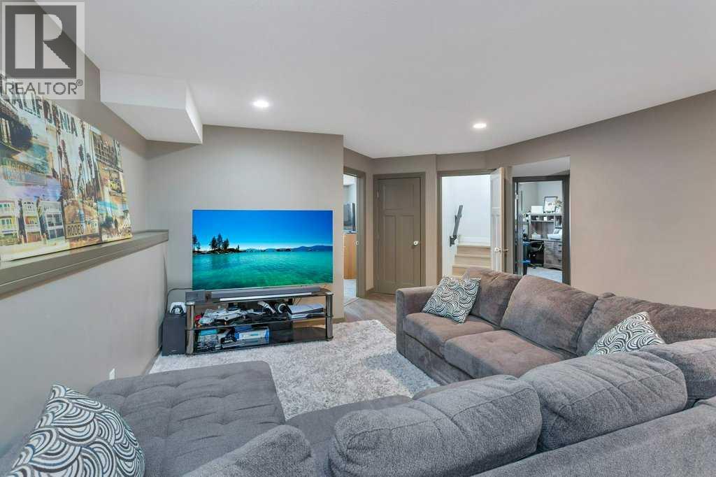 34 Iron Wolf Court, Lacombe
