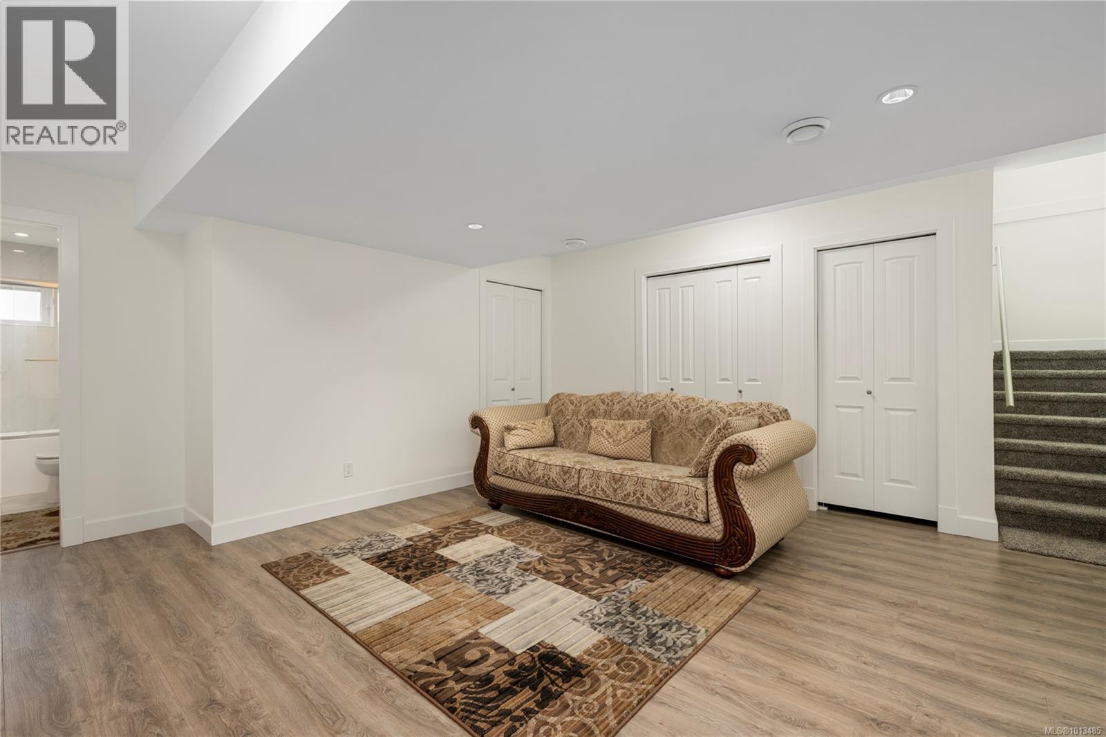 2270 Leighton Rd, Nanaimo
