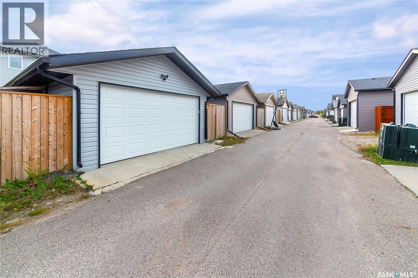 Single Family House 2 Level for Sale in  Marlatte CRESCENT Saskatoon 