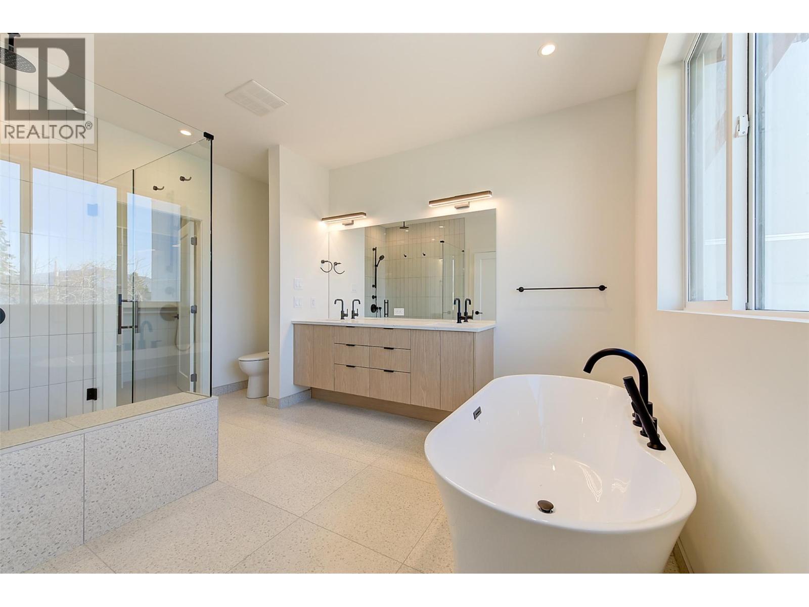  857 Kinnear Court, Kelowna