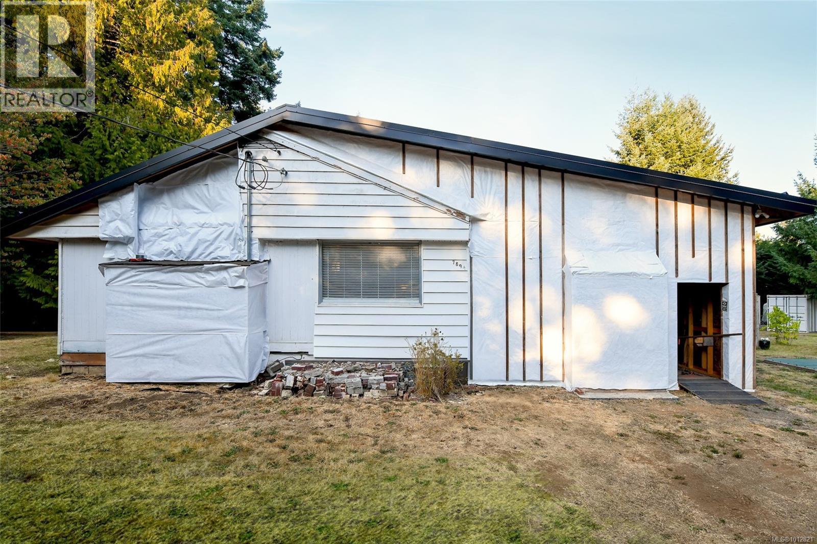 7894 Island Hwy S, Fanny Bay