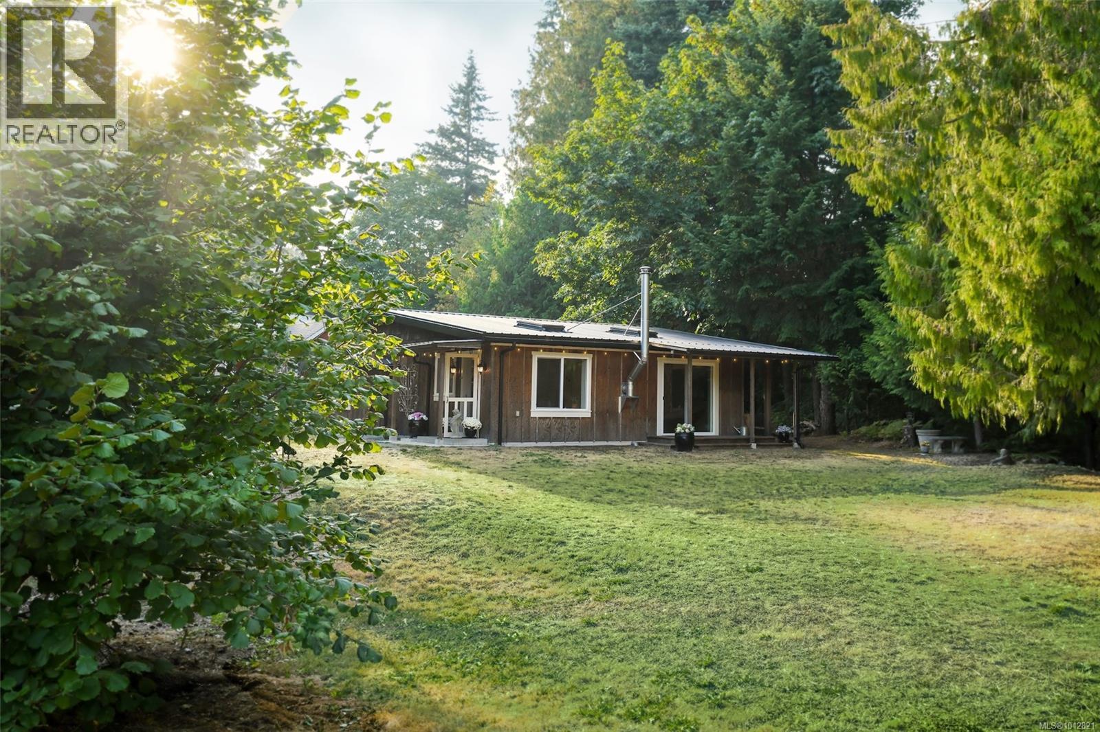 7894 Island Hwy S, Fanny Bay
