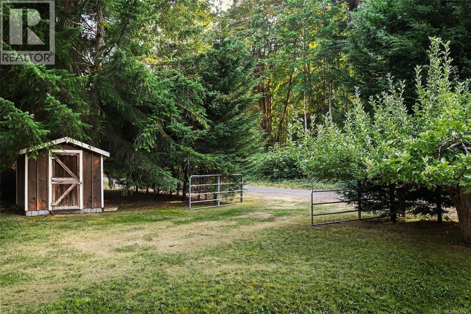 7894 Island Hwy S, Fanny Bay