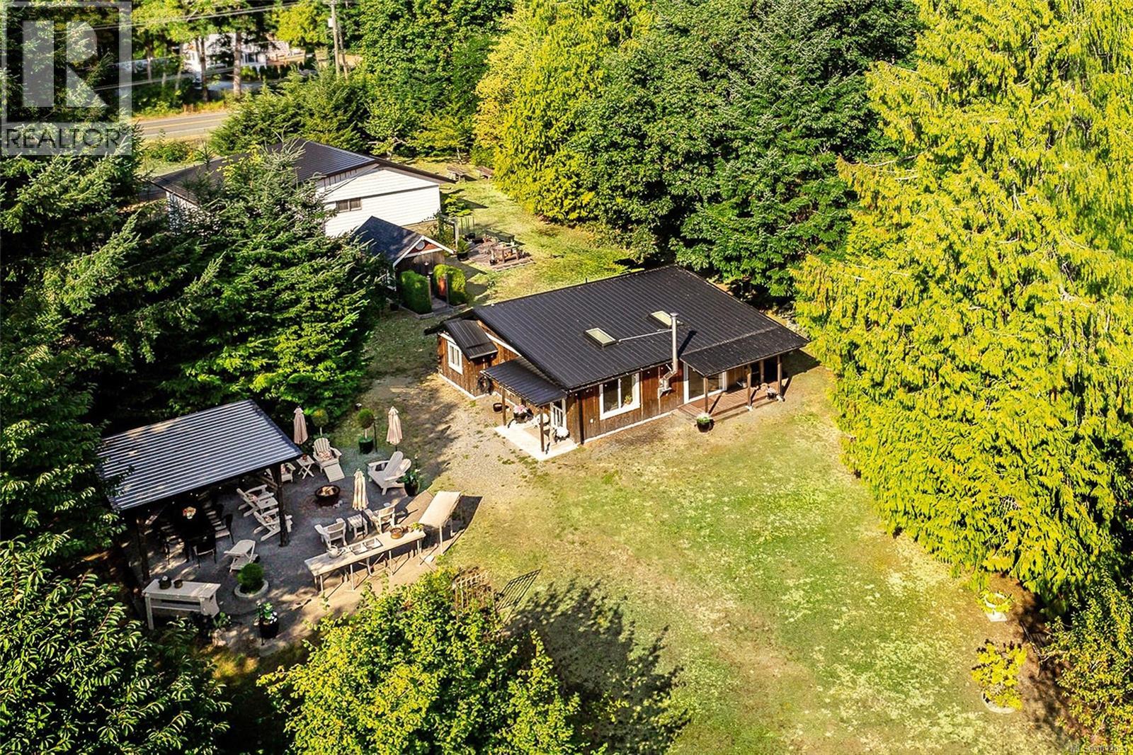 7894 Island Hwy S, Fanny Bay