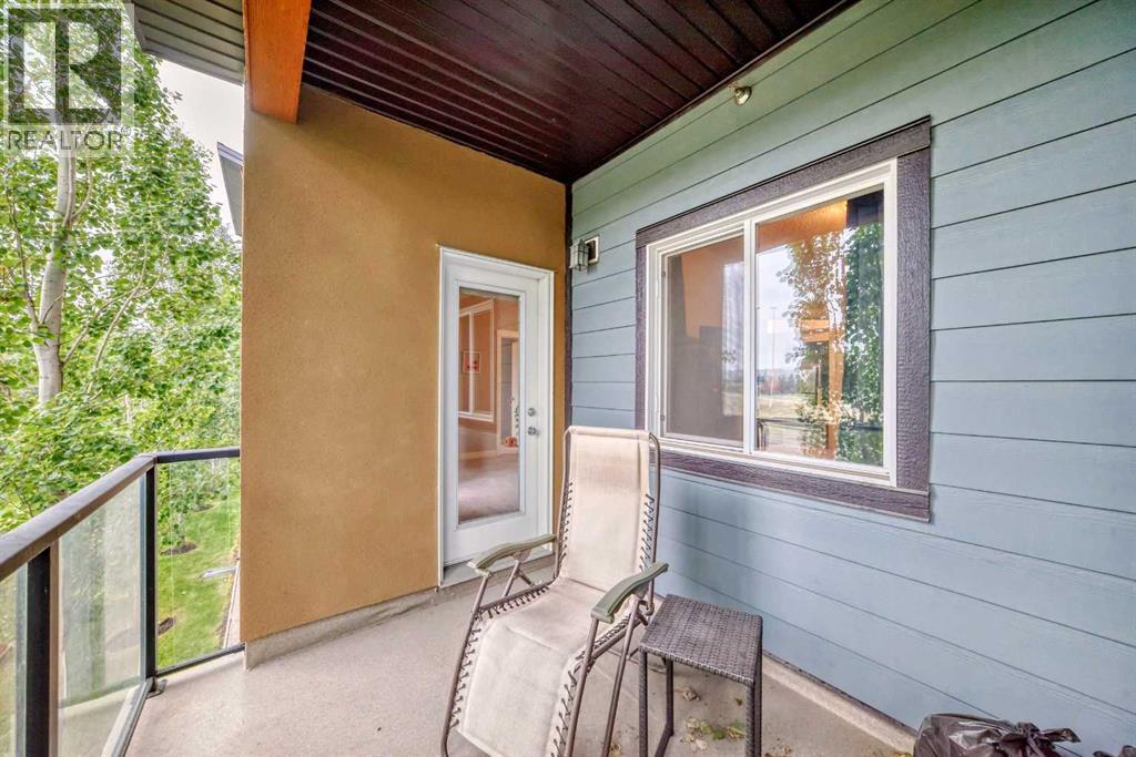 Single Family House for Sale in    Avenue NW Varsity Calgary 