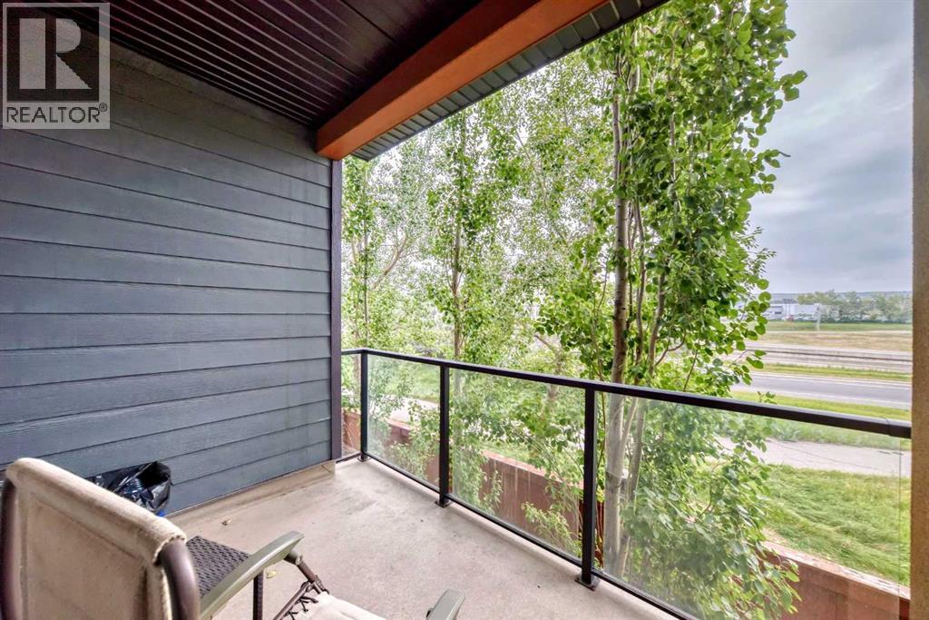 Single Family House for Sale in    Avenue NW Varsity Calgary 