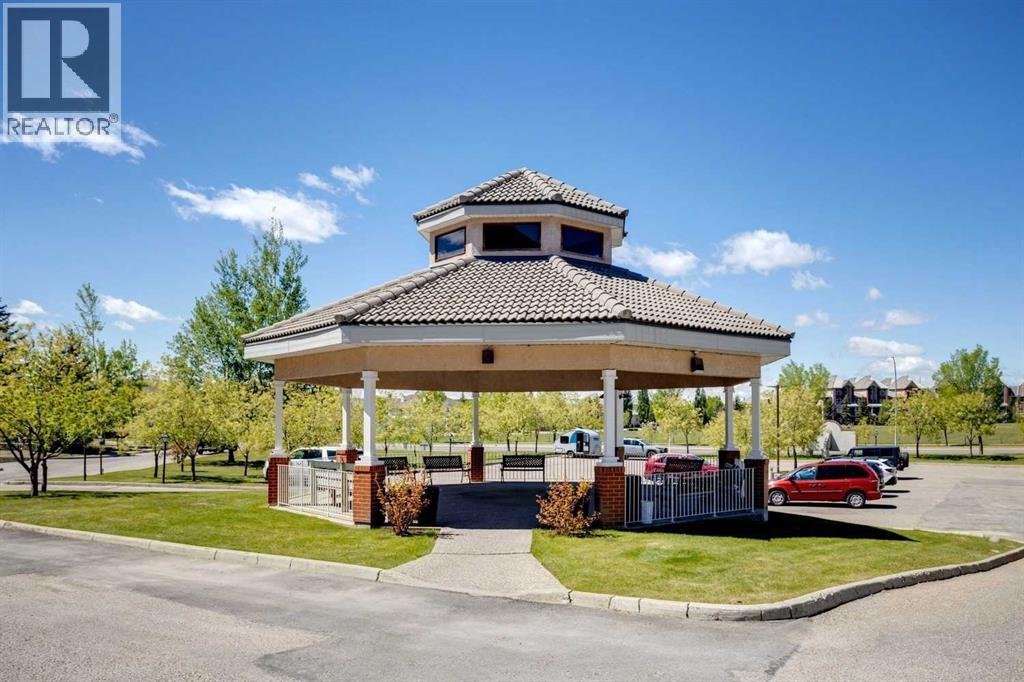 Single Family House for Sale in   Sierra Morena Boulevard SW Signal Hill Calgary 