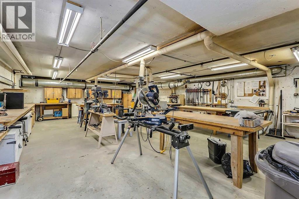 Single Family House for Sale in   Sierra Morena Boulevard SW Signal Hill Calgary 