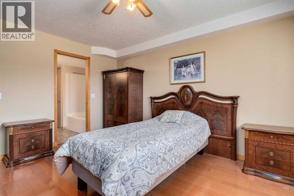 Single Family House for Sale in   Sierra Morena Boulevard SW Signal Hill Calgary 