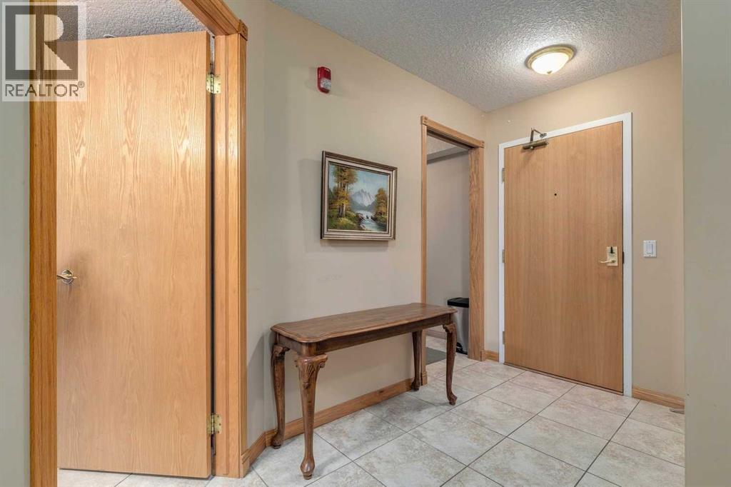 Single Family House for Sale in   Sierra Morena Boulevard SW Signal Hill Calgary 