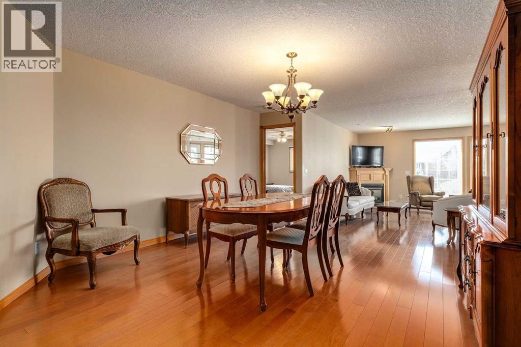 Single Family House for Sale in   Sierra Morena Boulevard SW Signal Hill Calgary 