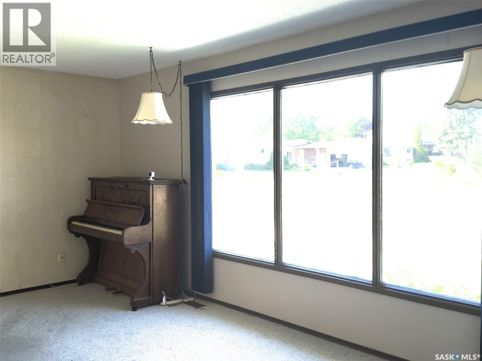 Single Family House Bungalow for Sale in  Tennant CRESCENT Saskatoon 