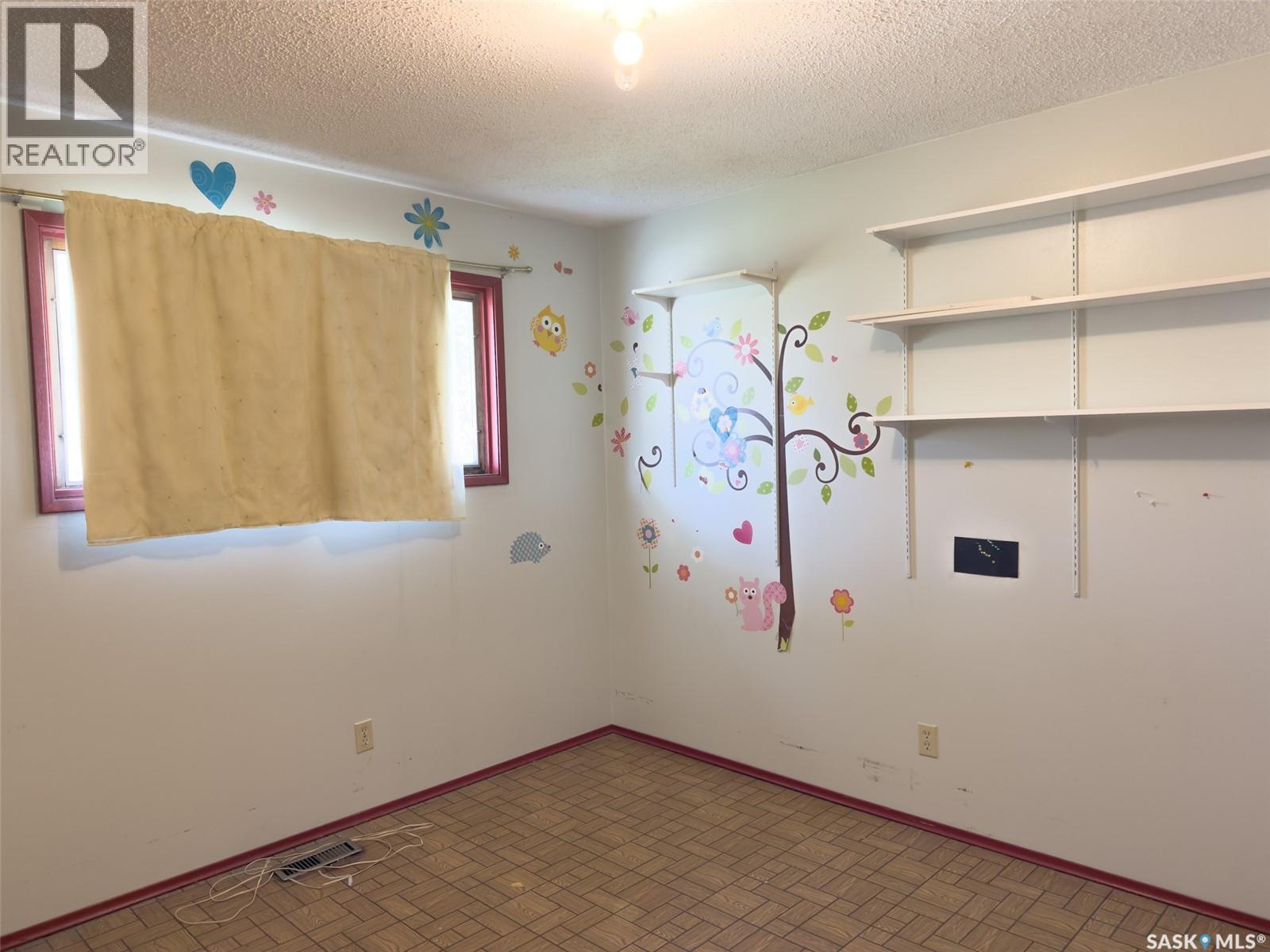 Single Family House Bungalow for Sale in  Tennant CRESCENT Saskatoon 