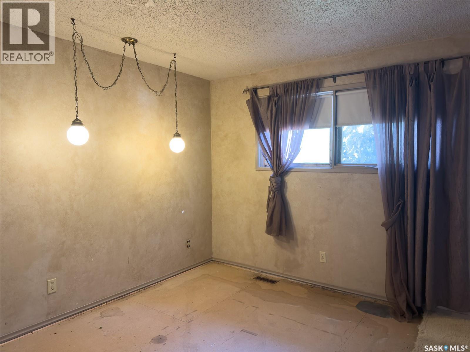 Single Family House Bungalow for Sale in  Tennant CRESCENT Saskatoon 