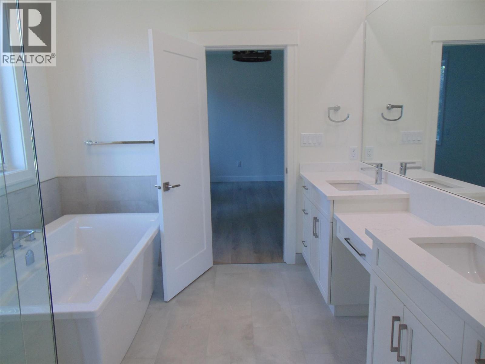 2508 Golf View Crescent, Blind Bay