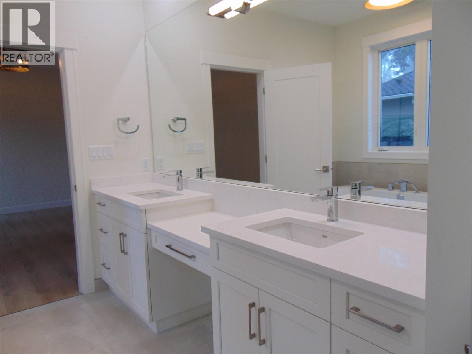 2508 Golf View Crescent, Blind Bay