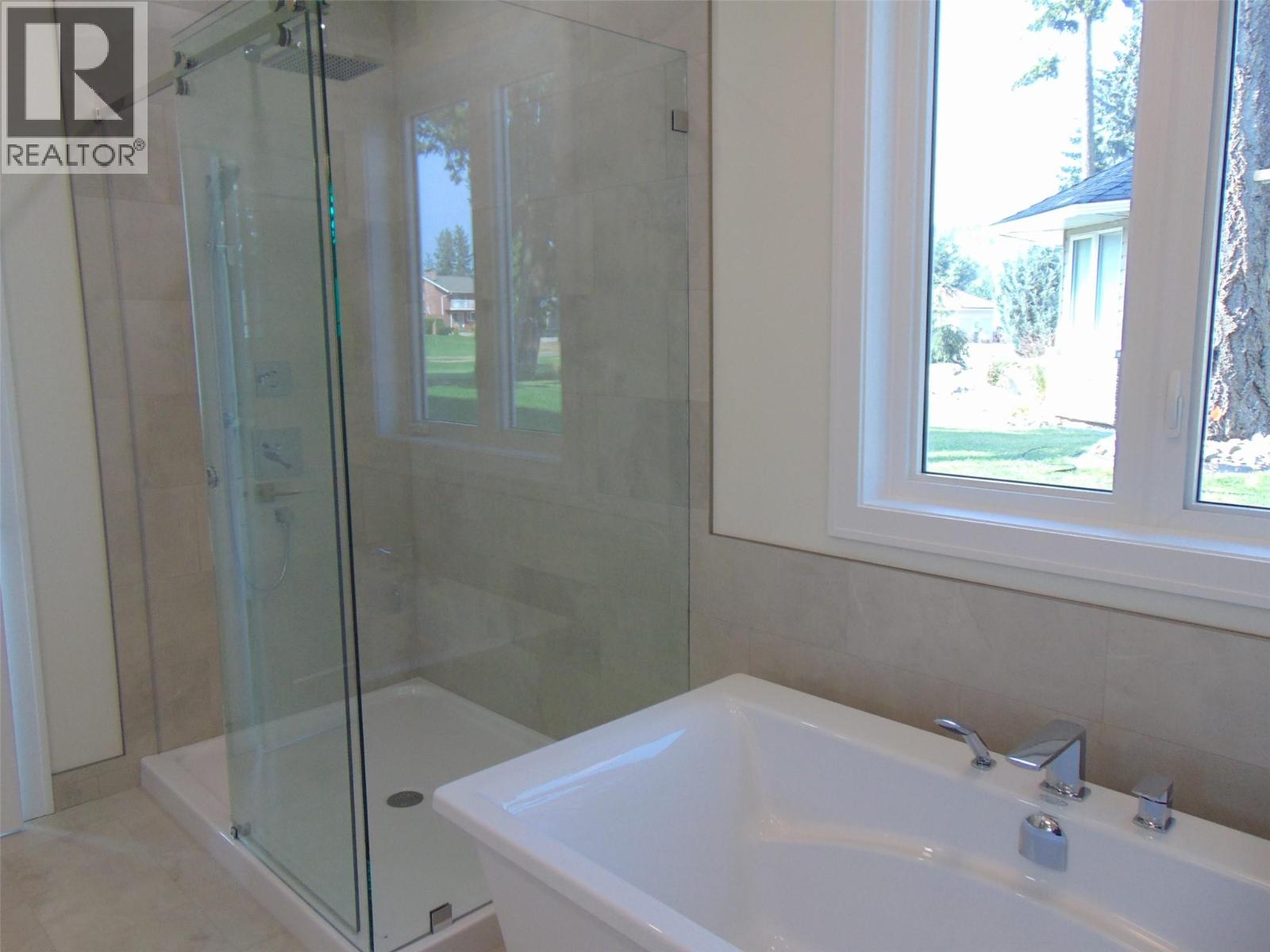 2508 Golf View Crescent, Blind Bay